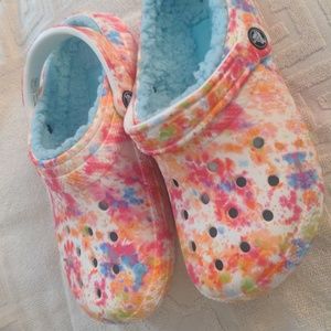 Multi colored fur insoles Crocks